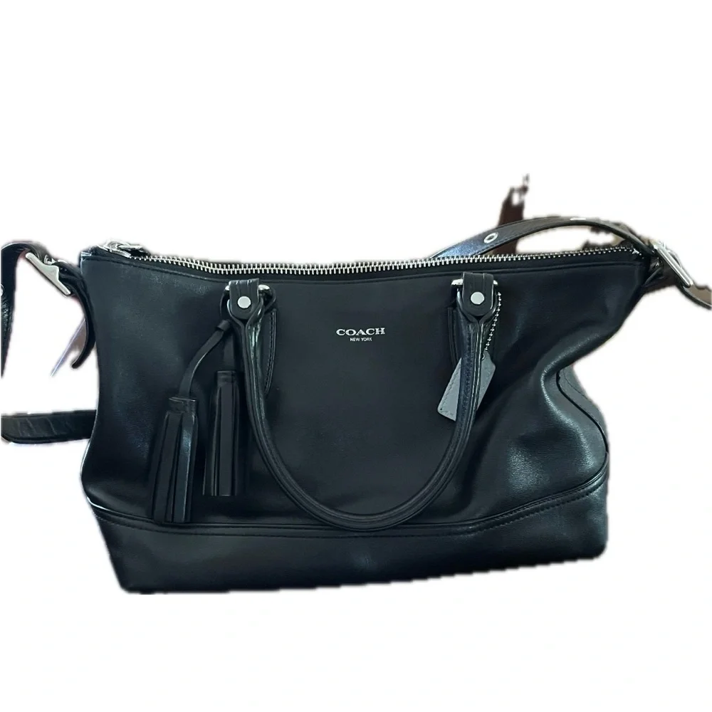 Coach Woman’s purse bag black silver zippers adjustable strap travel luxury - Picture 2 of 10